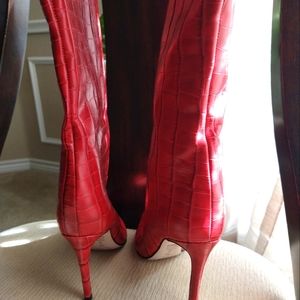 Schultz Red burgundy Maryanna Crocodile embossed leather boots size 6b heels.